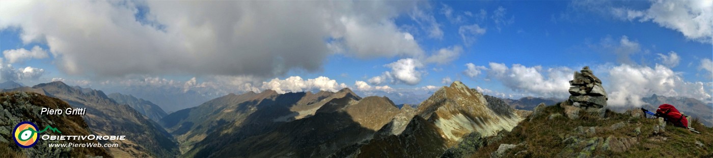 68 Vista sulla Val Grande e le Alpi Retiche.jpg